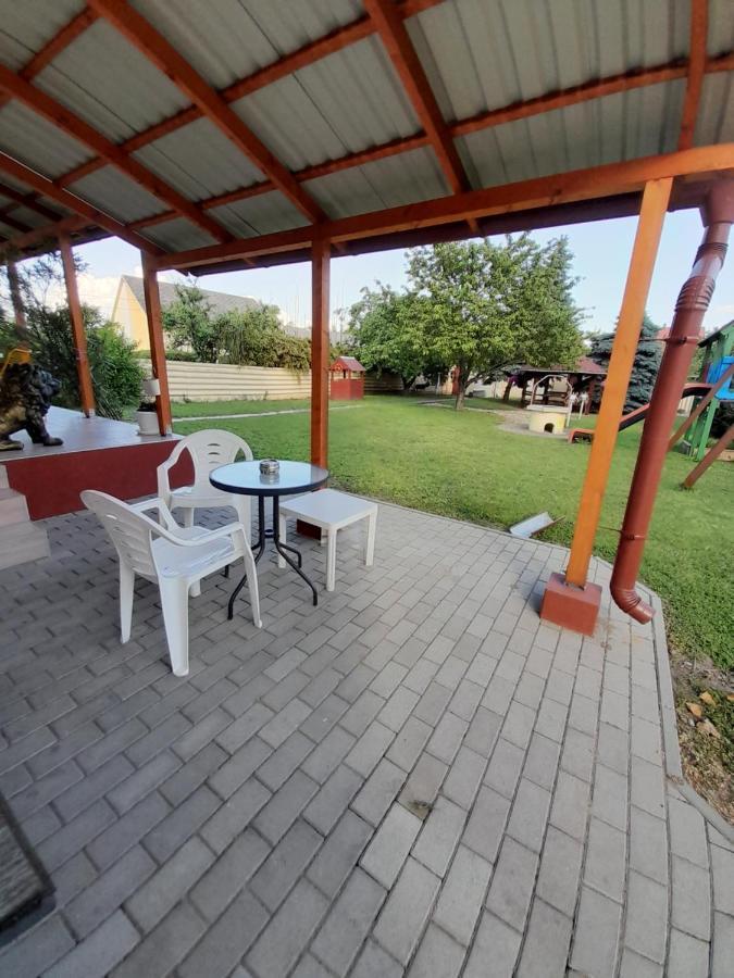 Napsugar Vendeghaz Apartment Tiszaújváros Exterior foto