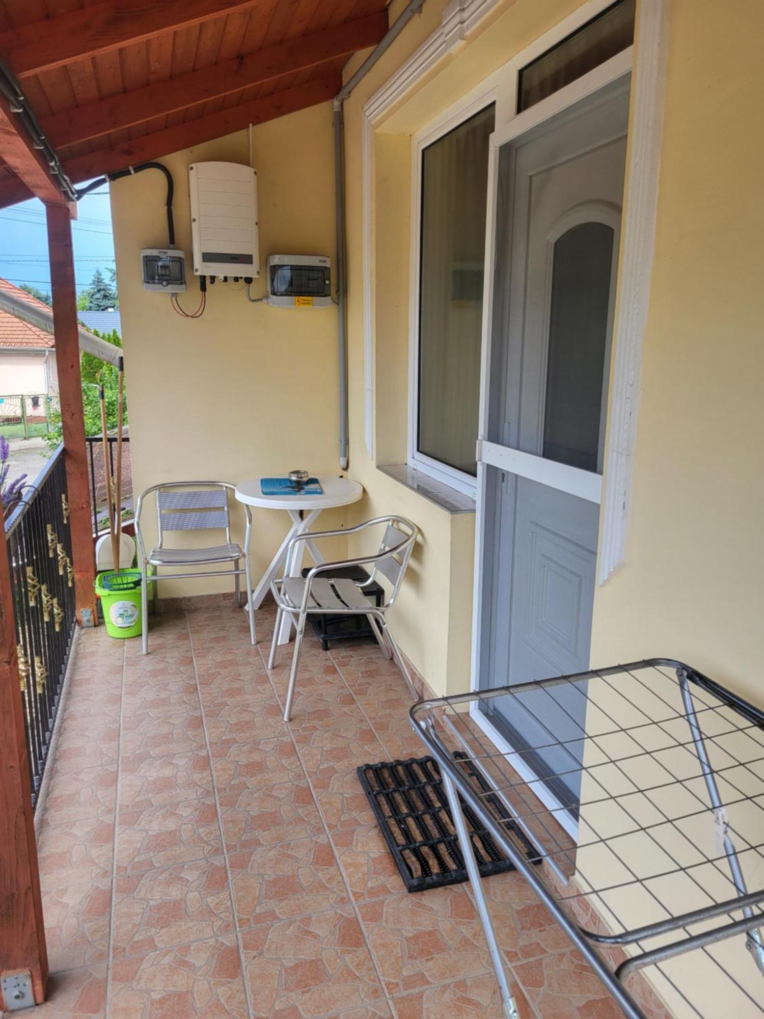 Napsugar Vendeghaz Apartment Tiszaújváros Cameră foto