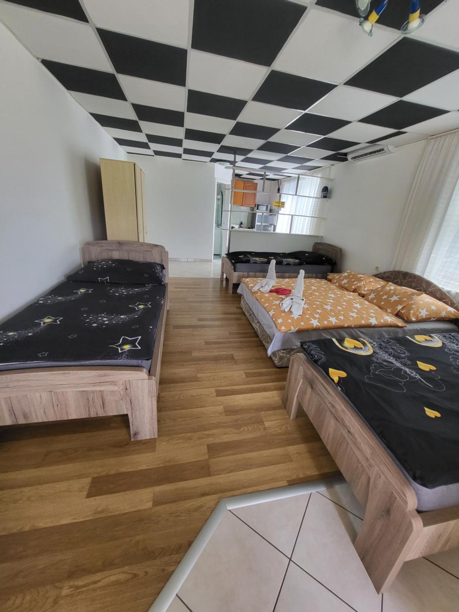 Napsugar Vendeghaz Apartment Tiszaújváros Exterior foto