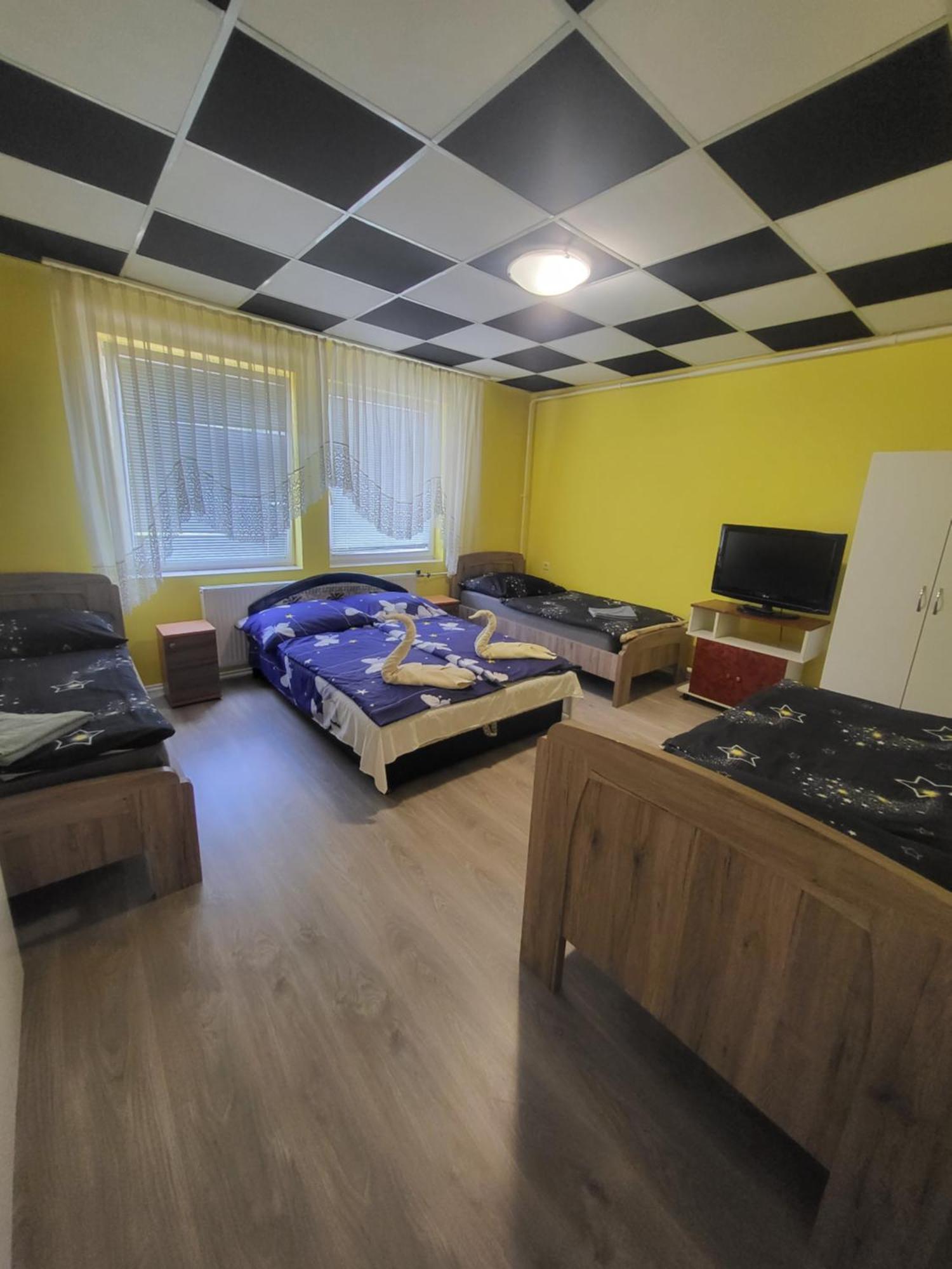 Napsugar Vendeghaz Apartment Tiszaújváros Exterior foto